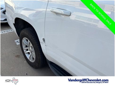 Used 2018 Chevrolet Suburban LT RWD image 6