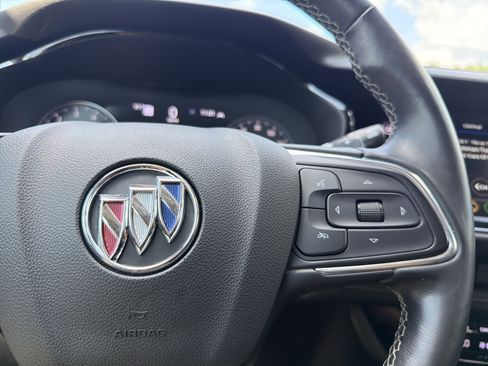 Used 2023 Buick Envision Avenir FWD image 29