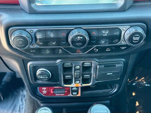 Used 2020 Jeep Gladiator Rubicon image 33