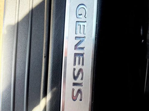 Used 2015 Hyundai Genesis 3.8 RWD image 13