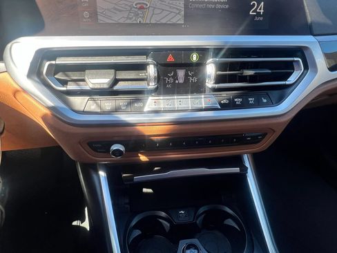 Used 2020 BMW 330i xDrive Sedan w/ Premium Package AWD/4WD image 19