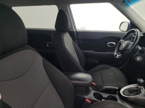 Used 2019 Kia Soul + image 21