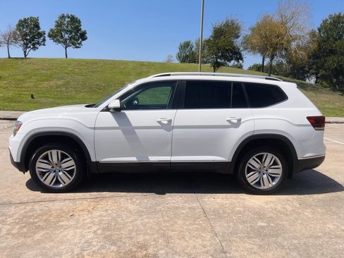 Used 2020 Volkswagen Atlas SEL image 3