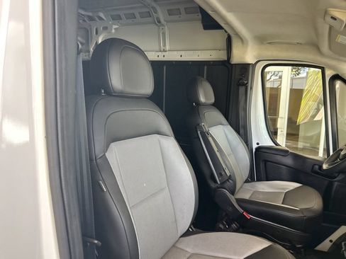 Used 2025 RAM ProMaster 2500 w/ Convenience Group FWD image 21