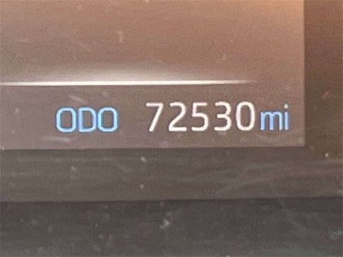 Used 2021 Toyota Highlander LE image 25