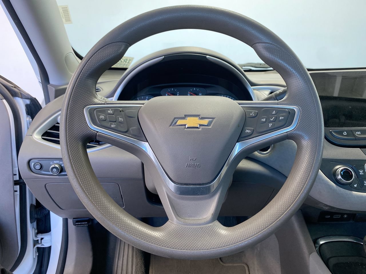 Used 2022 Chevrolet Malibu LT FWD image 21
