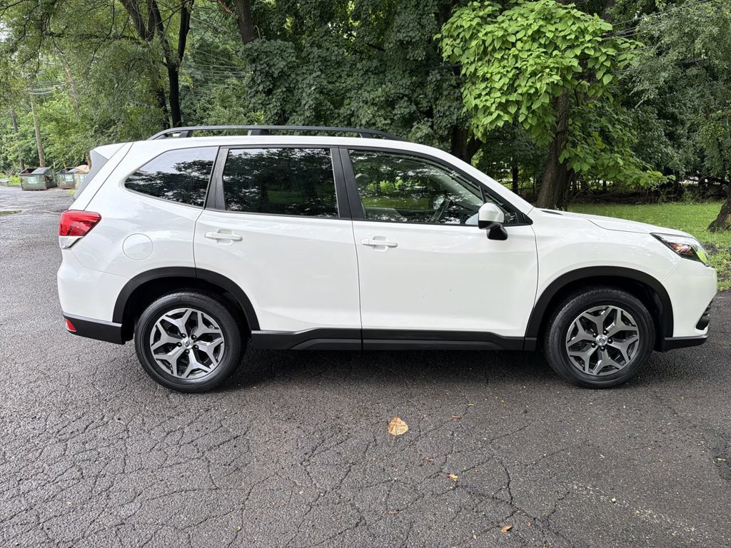Certified 2023 Subaru Forester Premium AWD/4WD image 9