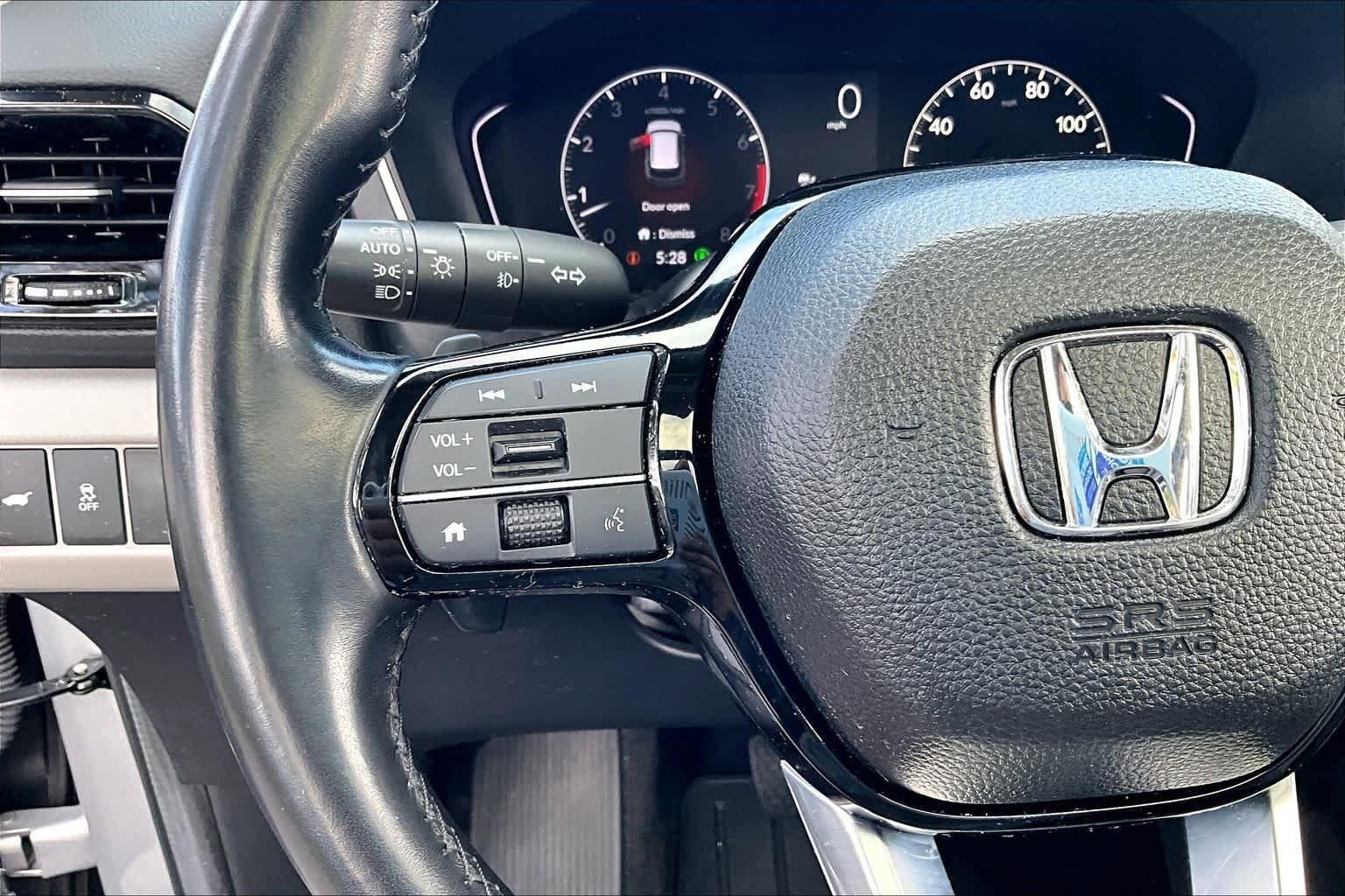 Used 2024 Honda Pilot Touring image 24