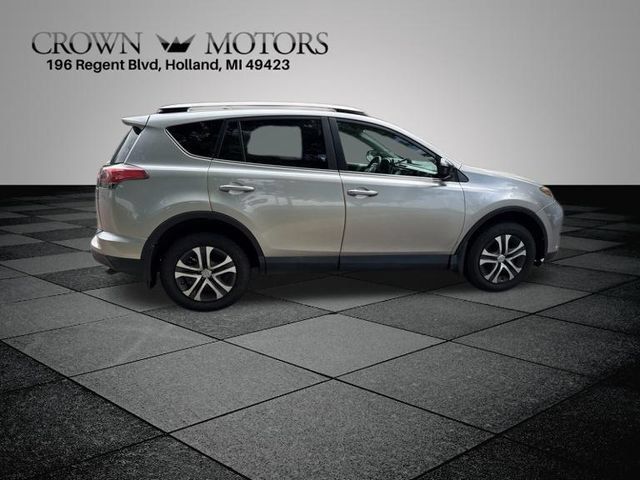 Used 2016 Toyota RAV4 LE AWD/4WD image 8