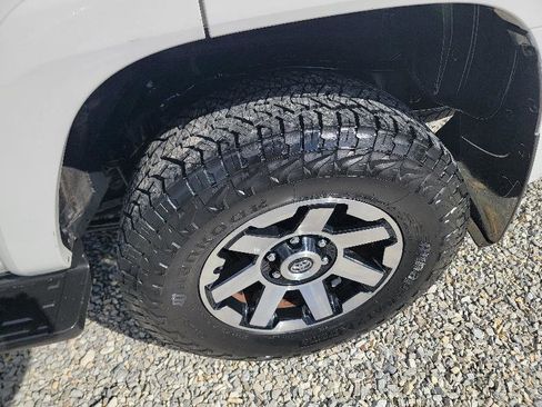 Used 2021 Toyota 4Runner TRD Off-Road image 6