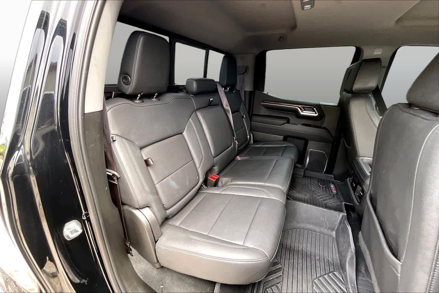 Used 2023 Chevrolet Silverado 1500 LT Trail Boss w/ LT Trail Boss Premium Package AWD/4WD image 26