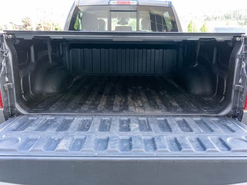 Used 2019 RAM 1500 Laramie AWD/4WD image 34