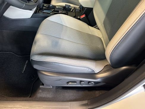 Used 2026 Subaru Forester Premium AWD/4WD image 8