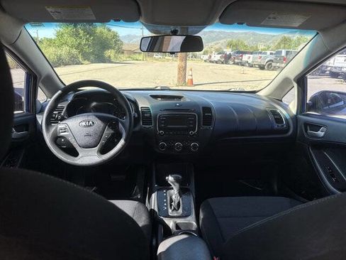 Used 2017 Kia Forte LX FWD image 9
