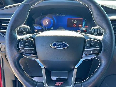 Certified 2022 Ford Explorer ST image 21