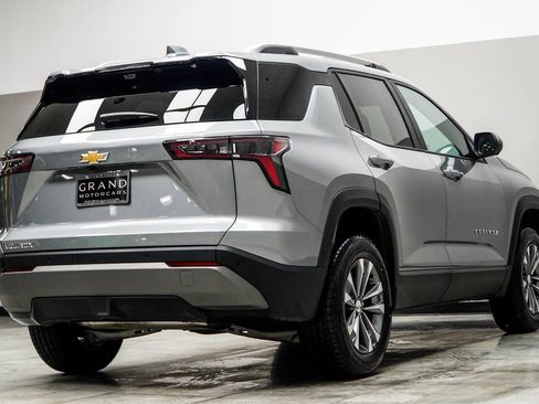 Used 2025 Chevrolet Equinox LT w/ Convenience Package II image 13