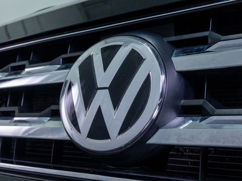 Used 2019 Volkswagen Atlas SEL Premium image 5