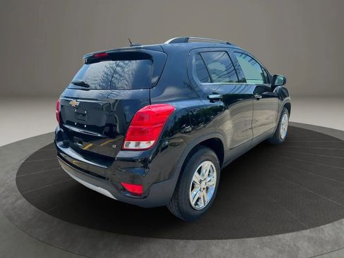 Used 2018 Chevrolet Trax LT w/ LT Convenience Package FWD image 5