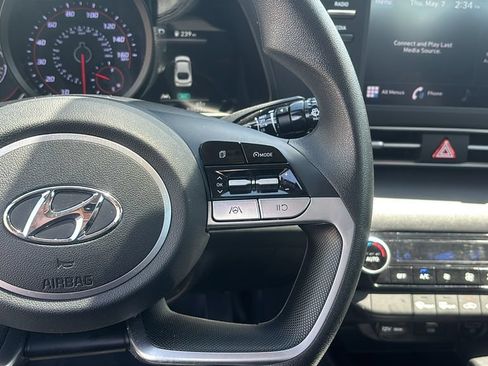 Used 2023 Hyundai Elantra SEL FWD image 19