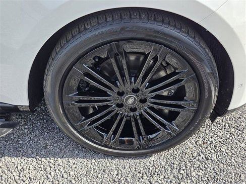 Used 2024 Land Rover Range Rover Autobiography image 16