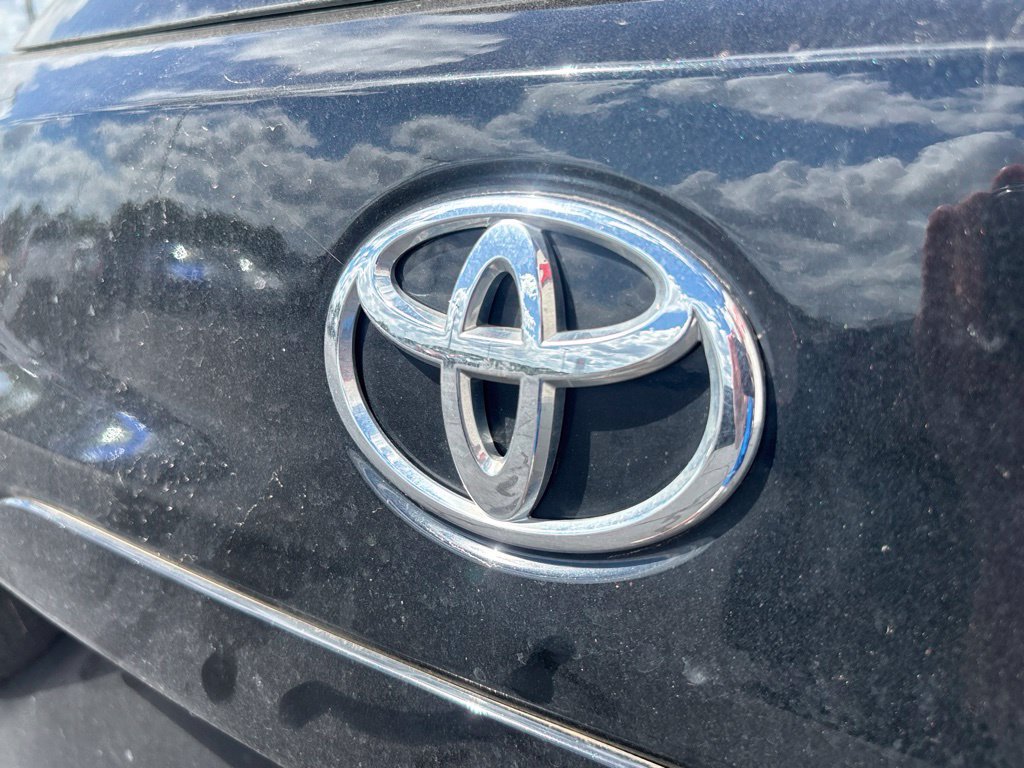 Used 2025 Toyota Corolla Cross L FWD image 30