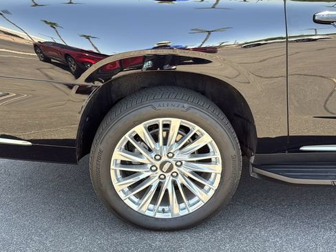 Used 2025 Cadillac Escalade ESV Premium Luxury w/ LPO, Floor Liner Package AWD/4WD image 22