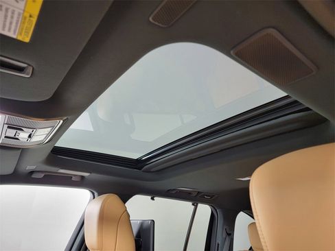 New 2025 Lexus LX 600 4WD w/ Luxury Package image 4