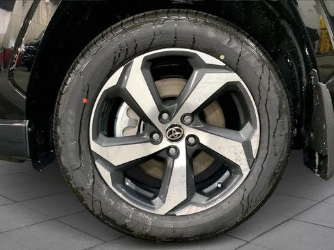 New 2025 Toyota RAV4 SE image 11