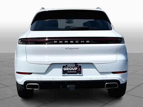 Used 2025 Porsche Cayenne AWD/4WD image 5
