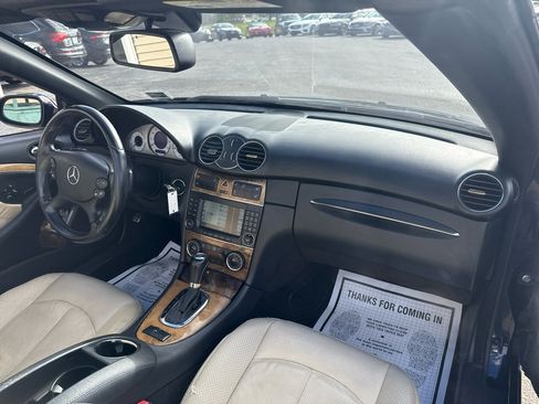 Used 2009 Mercedes-Benz CLK 550 Cabriolet w/ Premium I Pkg image 32