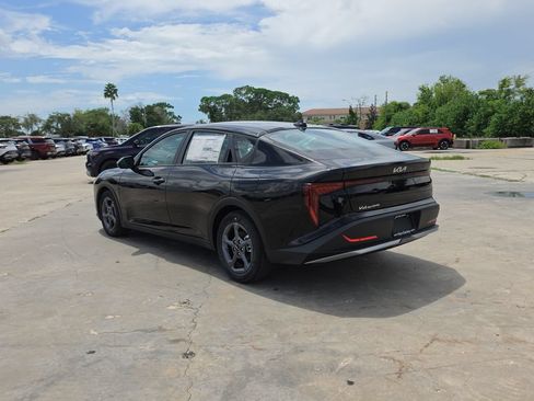New 2026 Kia K4 FWD image 5