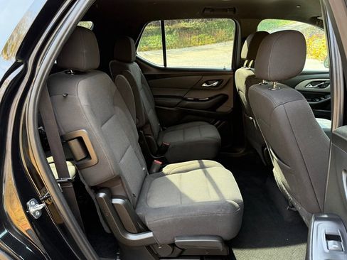 Used 2023 Chevrolet Traverse LT image 22