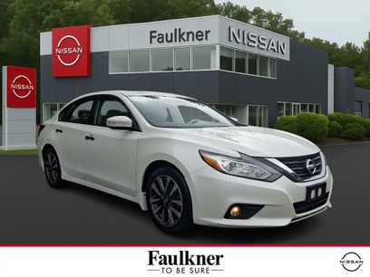 Used 2016 Nissan Altima 2.5 SL w/ 2.5 Technology Package