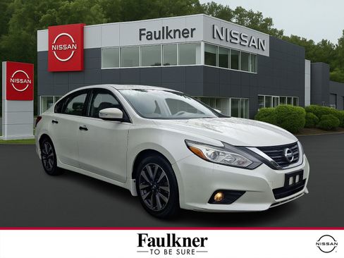Used 2016 Nissan Altima 2.5 SL w/ 2.5 Technology Package FWD image 1