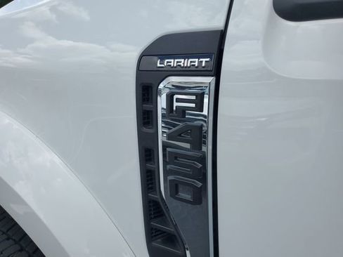 Used 2023 Ford F450 Lariat w/ Lariat Ultimate Package AWD/4WD image 8