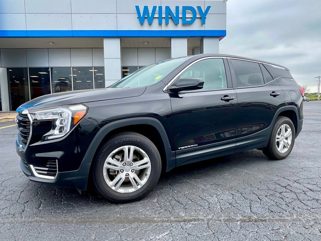 Used 2024 GMC Terrain SLE AWD/4WD image 1