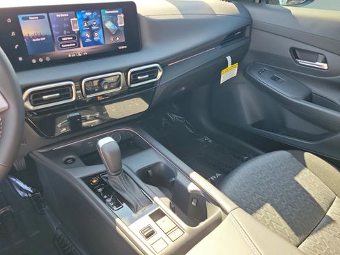 New 2026 Nissan Sentra SV w/ SV Convenience Package FWD image 32