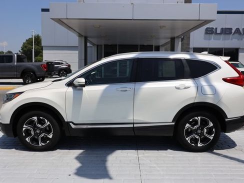 Used 2017 Honda CR-V Touring image 2