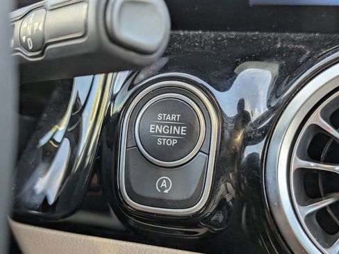 Used 2025 Mercedes-Benz GLA 250 4MATIC image 21