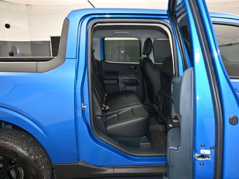 Certified 2025 Ford Maverick Lariat w/ Black Appearance Package AWD/4WD image 25