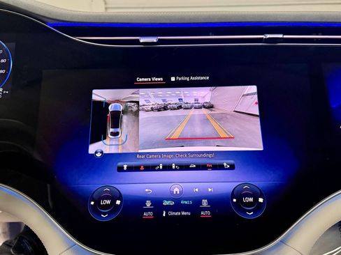 Used 2023 Mercedes-Benz EQS 580 4MATIC Sedan image 34