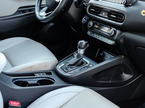 Used 2022 Hyundai Kona Limited image 27