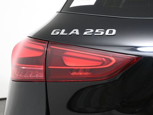 New 2025 Mercedes-Benz GLA 250 4MATIC image 12