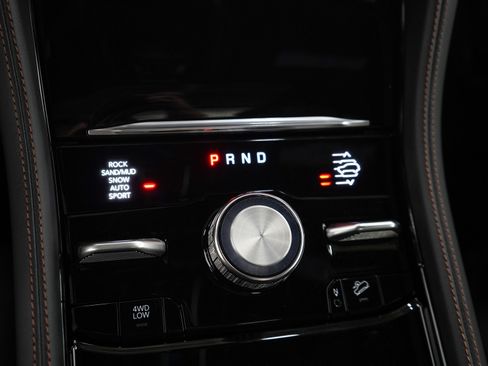 Used 2025 Jeep Grand Cherokee Summit AWD/4WD image 23