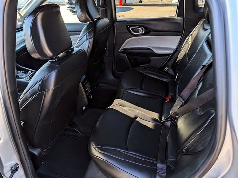 Used 2025 Jeep Compass Limited AWD/4WD image 9