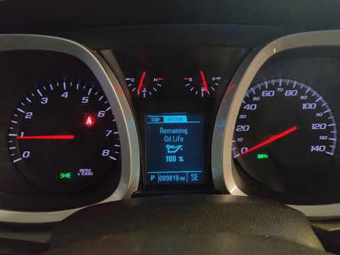 Used 2017 Chevrolet Equinox LT w/ Convenience Package image 23