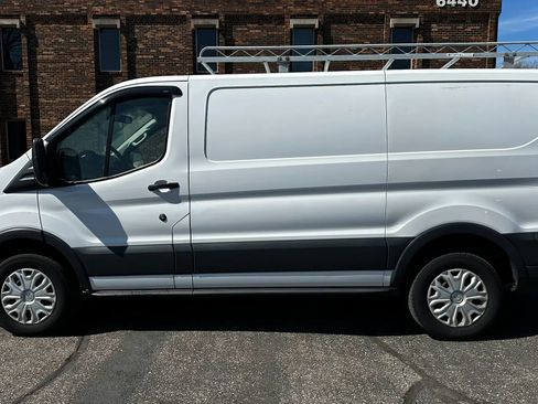 Used 2017 Ford Transit 250 130 Low Roof w/ Exterior Upgrade Package RWD image 5