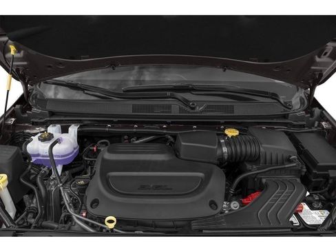 Used 2021 Chrysler Pacifica Touring-L w/ Uconnect Theater Family Group AWD/4WD image 28