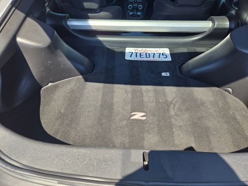 Used 2011 Nissan 370Z Coupe image 12