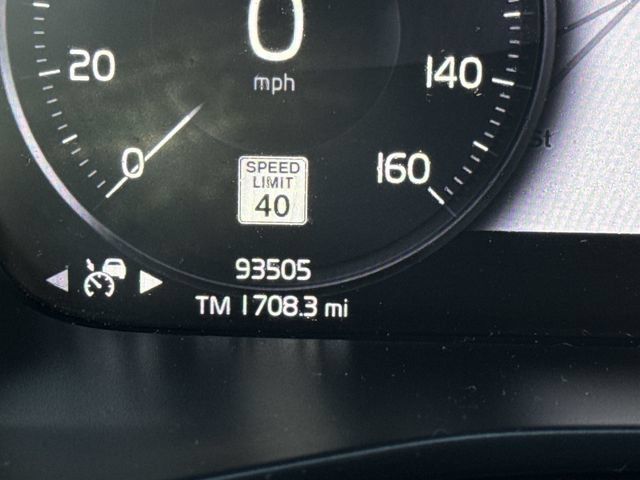 Used 2020 Volvo XC40 T5 R-Design w/ Protection Package AWD/4WD image 12